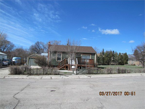 126 4th Ave, Newcastle, WY 82701