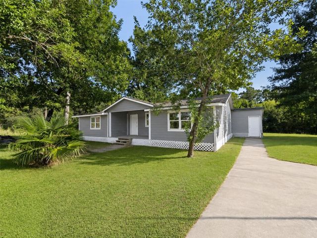 227 Live Oak Ln, Onalaska, TX 77360