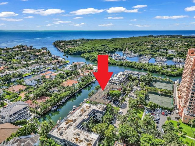 6855 Edgewater Dr   #3G, Coral Gables, FL 33133