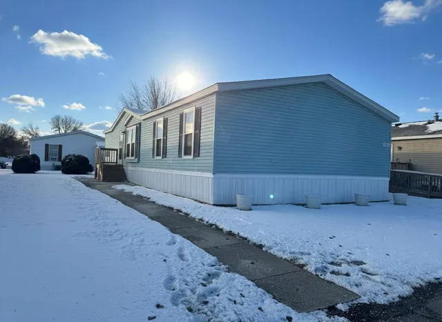 2322 Crestview Dr #99, Newport, MI 48166