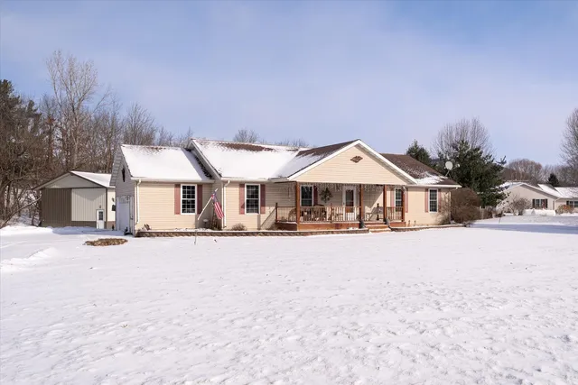 1535 State #76, Houston, MN 55943