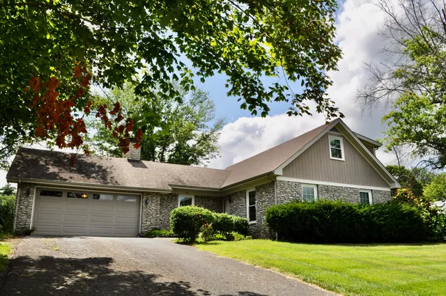 573 Valleybrook Dr, Danville, KY 40422