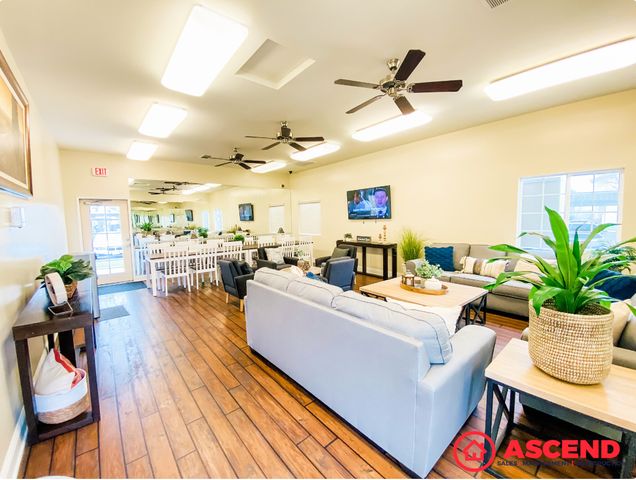 600 Hosking Ave #22D, Bakersfield, CA 93307