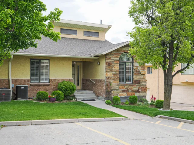 4763 S  Castle Ridge Dr E, Salt Lake City, UT 84117