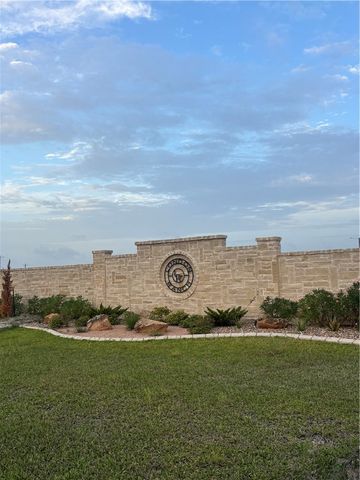 1477 Dancing Elk Dr, Corpus Christi, TX 78415