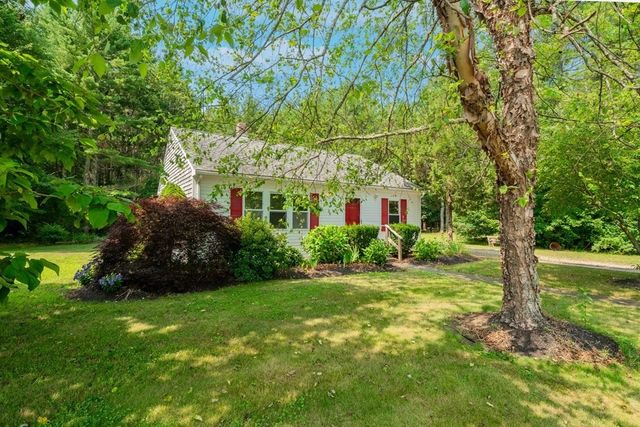 372 Lucy Little Rd, Dartmouth, MA 02747