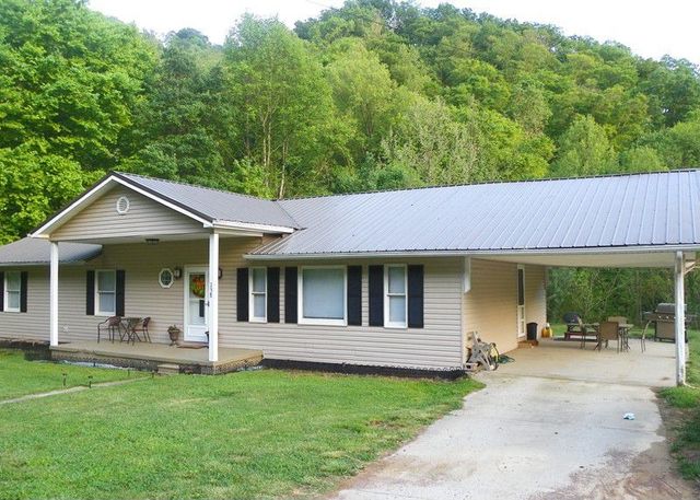 238 Andy Br, Teaberry, KY 41660