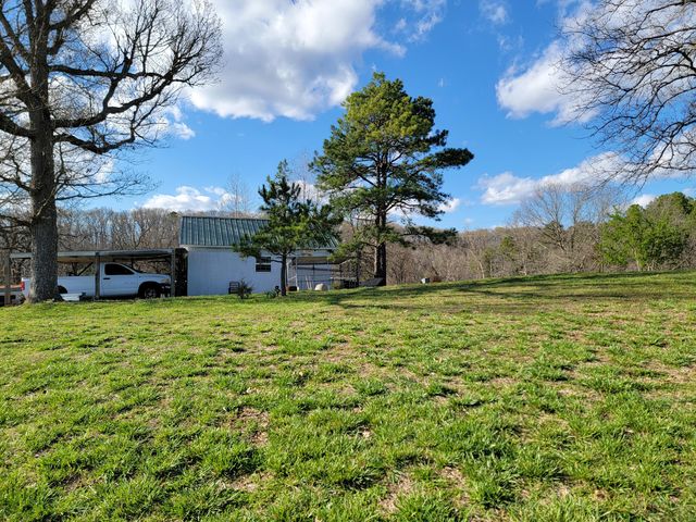 99 Pin Oak Lane, Pineville, MO 64856