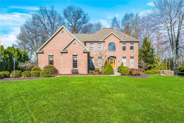 34 Timber Run Ct, Canfield, OH 44406