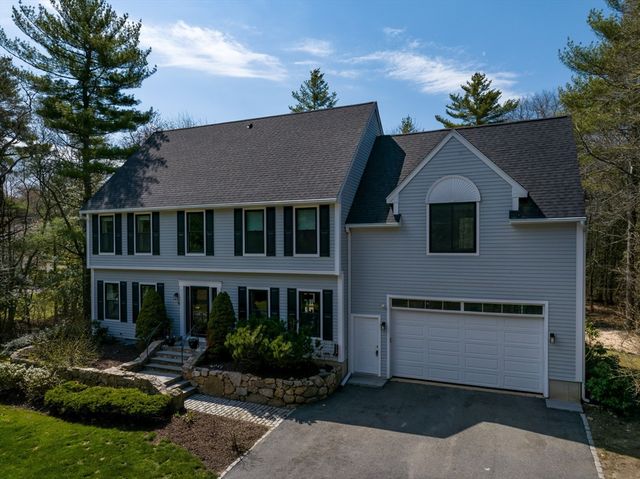 21 Olde Meadow Rd, Marion, MA 02738