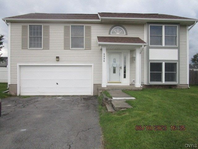 4996 Alfred Dr, Liverpool, NY 13090