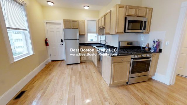 50 Lowell St   #1, Somerville, MA 02143