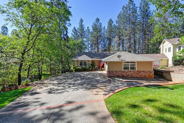 10909 Lower Circle Dr, Grass Valley, CA 95949