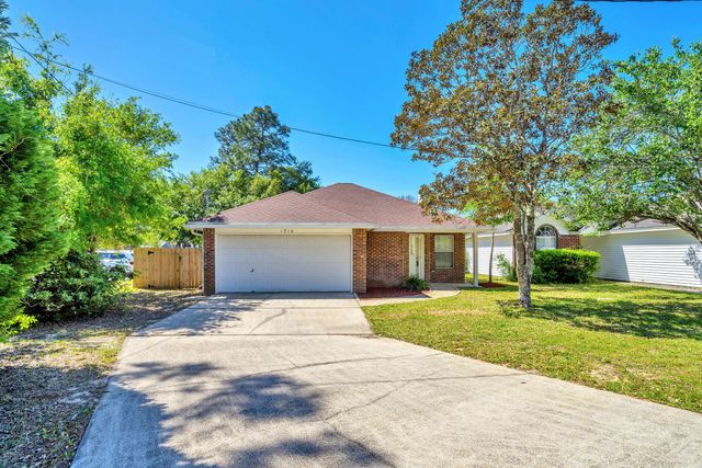 1916 Summer Hills Ln, Fort Walton Beach, FL 32547