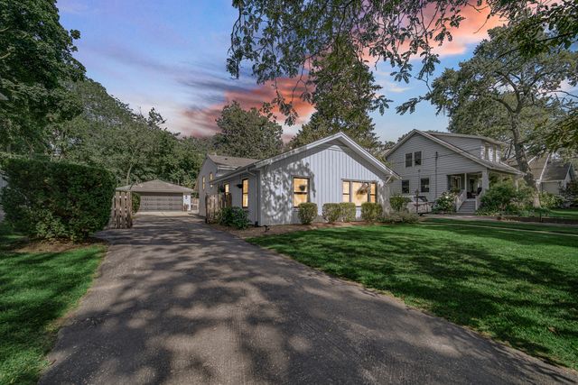 209 S  Chase St, Wheaton, IL 60187
