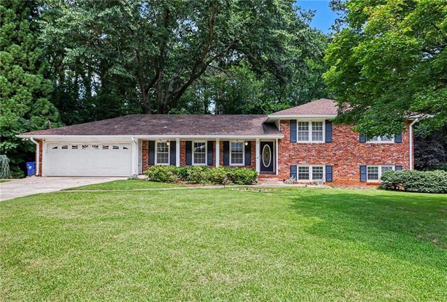 3135 Wanda Woods Dr, Doraville, GA 30340