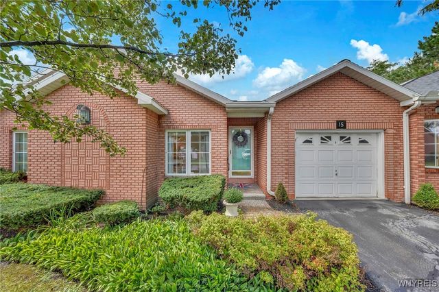15 Woodpointe Run, Williamsville, NY 14221