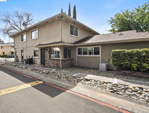 1956 Southwood Dr #3, Vacaville, CA 95687