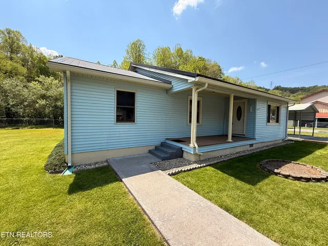 854 Oakdale St, Appalachia, VA 24216