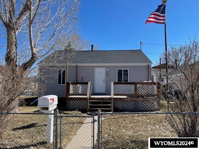 301 S  5th St, Thermopolis, WY 82443