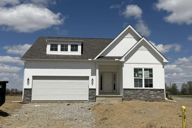 1464 Kenneth Dr, Delaware, OH 43015