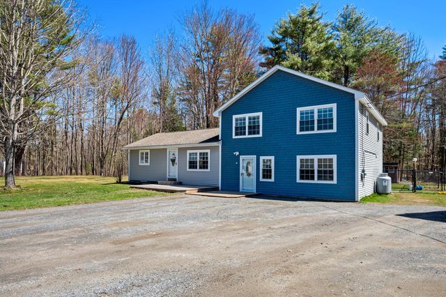 38 Back Street, North Monmouth, ME 04265
