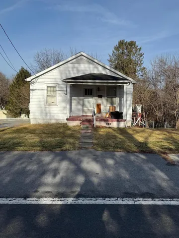 399 Holt Ln, Lewisburg, WV 24901