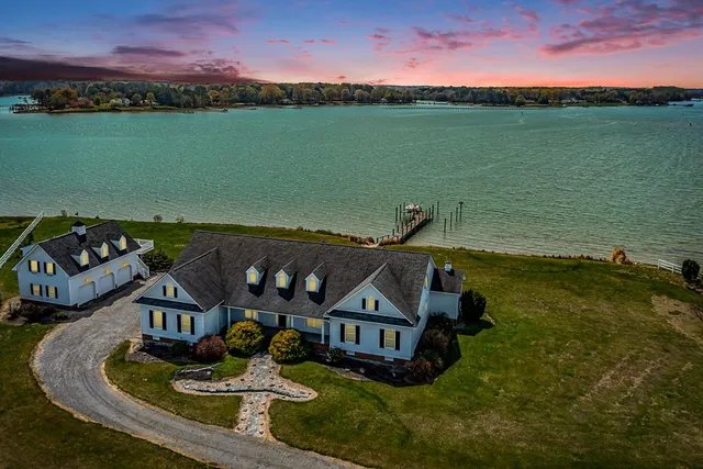 2539 Lighthouse View Dr, Heathsville, VA 22473