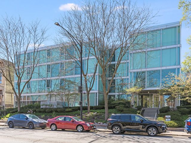 3120 S  Indiana Ave #201, Chicago, IL 60616