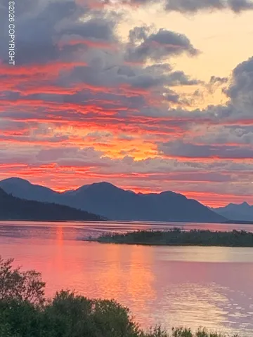 222 Huckleberry Ln, Dillingham, AK 99576