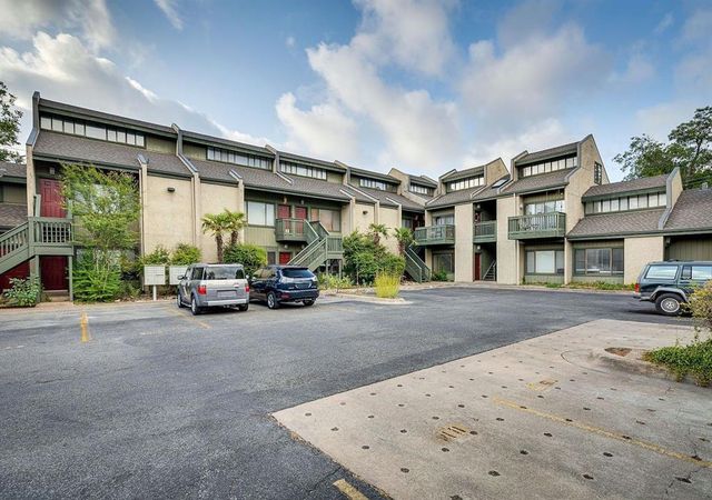601 Nelray Blvd #10, Austin, TX 78751
