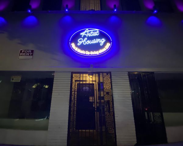 807 S  Flower St #2, Los Angeles, CA 90017
