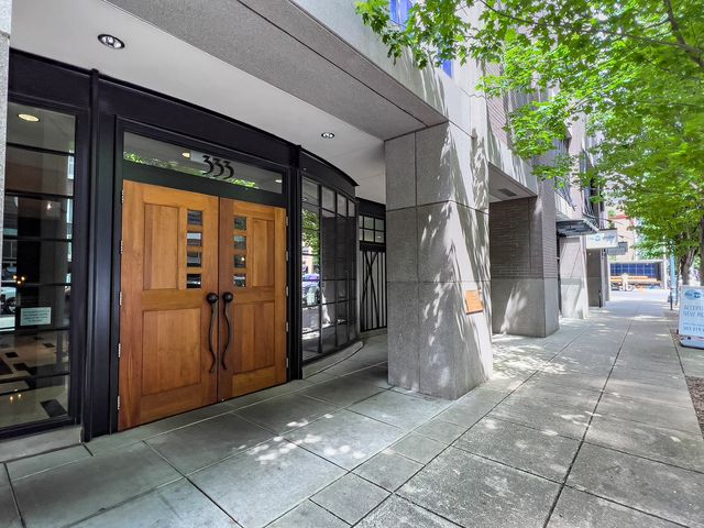 333 NW 9th Ave #902, Portland, OR 97209