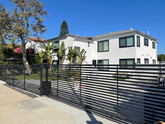 3204 Castle Heights Ave, Los Angeles, CA 90034