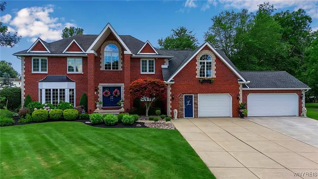 6150 Walnut Creek Ct, East Amherst, NY 14051