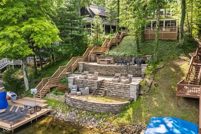 7082 Muskrat Dr, Nineveh, IN 46164