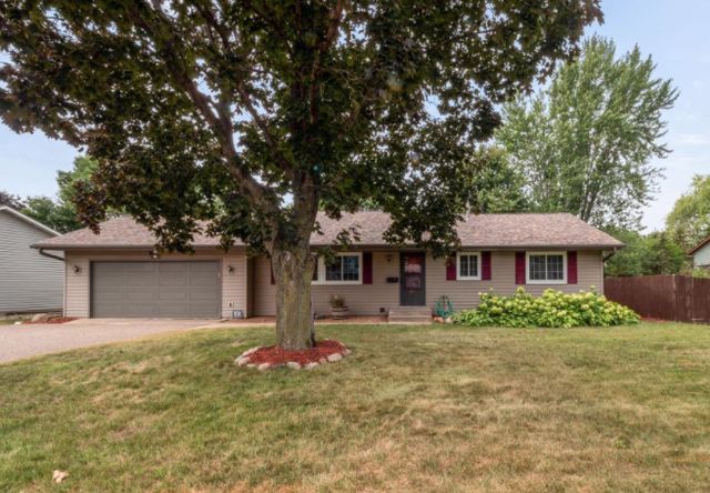 6745 Dawn Way, Inver Grove Heights, MN 55076