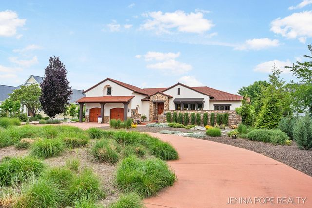 15742 Grand Point Dr, Grand Haven, MI 49417