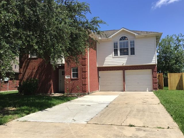 5114 Chase Court Dr, Bacliff, TX 77518