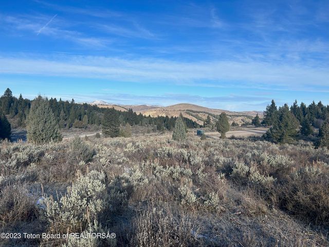 8 Stonegate Dr, Fairview, WY 83119