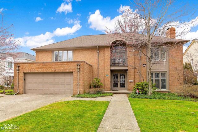 544 Coventry Ln, Grosse Pointe Woods, MI 48236