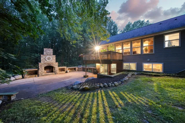 8395 Dalton Rd, Onsted, MI 49265