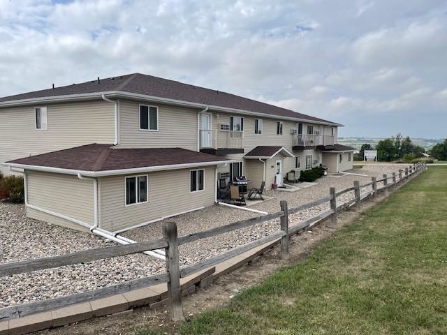 500 E  Division St, Kenmare, ND 58746