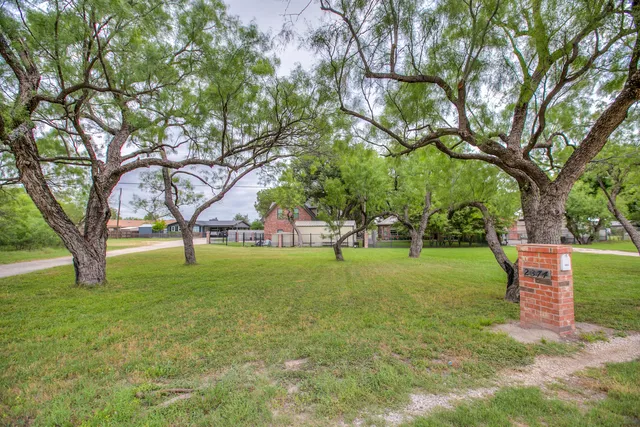 2374 Fishermans Rd, San Angelo, TX 76904