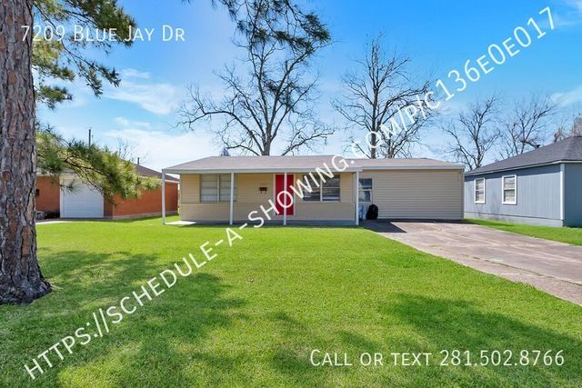 7209 Blue Jay Dr, Texas City, TX 77591