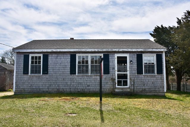 28 Harbor View Rd, Bourne, MA 02532