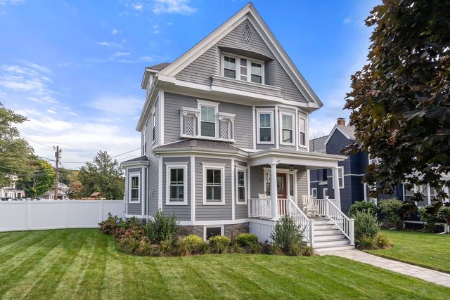 47 Washington St, Hyde Park, MA 02186