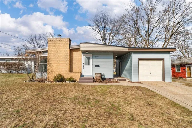 1009 Ariebill St SW, Wyoming, MI 49509