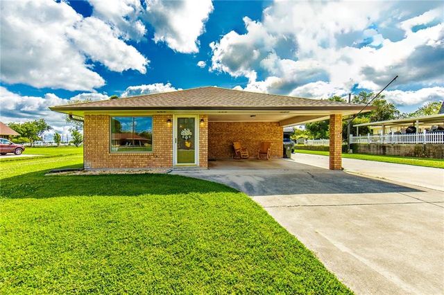 1353 Doctor Beatrous Rd, Theriot, LA 70397