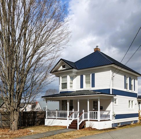 10 Lakeview Avenue, Dexter, ME 04930